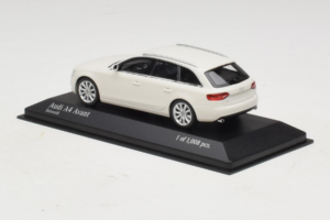 Audi A4 B8 Avant Бял Minichamps 1:43 410011010 Метал — снимка 3 от 5