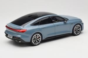 Audi A5L Sportback Сивкавосин OEM 1:18 ZAM60004B Метал — снимка 3 от 8