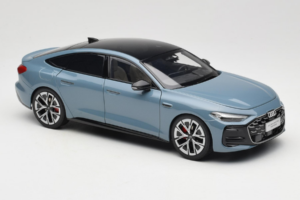 Audi A5L Sportback Сивкавосин OEM 1:18 ZAM60004B Метал — снимка 6 от 8
