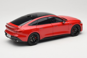 Audi A5L Sportback Червен OEM 1:18 ZAM60004A Метал — снимка 3 от 8
