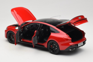 Audi A5L Sportback Червен OEM 1:18 ZAM60004A Метал — снимка 5 от 8