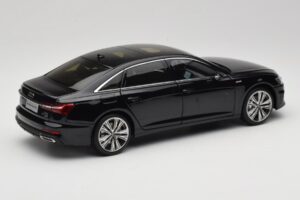 Audi A6L C8 Черен Paudi Model 1:18 42499 Метал — снимка 3 от 8