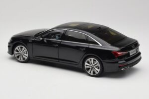 Audi A6L C8 Черен Paudi Model 1:18 42499 Метал — снимка 7 от 8