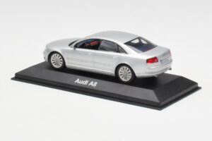 Audi A8 D3 Сребрист Minichamps 1:43 20000001386001 Метал — снимка 3 от 4