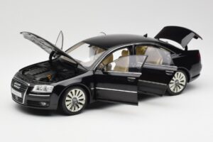 Audi A8 D3 W12 Черен Kyosho 1:18 09212BK Метал — снимка 2 от 8