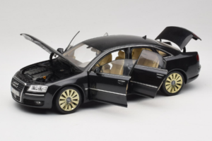 Audi A8 D3 W12 Черен Kyosho 1:18 5010508135 Метал — снимка 2 от 8