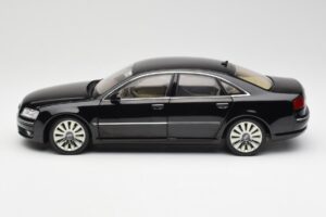 Audi A8 D3 W12 Черен Kyosho 1:18 09212BK Метал — снимка 4 от 8