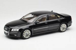 Audi A8 D3 W12 Черен Kyosho 1:18 09212BK Метал