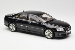 Audi A8 D3 W12 Черен Kyosho 1:18 09212BK Метал — снимка 6 от 8