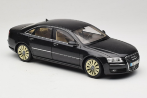Audi A8 D3 W12 Черен Kyosho 1:18 5010508135 Метал — снимка 6 от 8