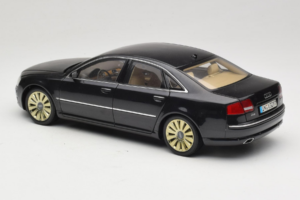 Audi A8 D3 W12 Черен Kyosho 1:18 5010508135 Метал — снимка 7 от 8
