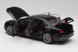 Audi A8L D3 W12 Phantom Black Kyosho 1:18 5011008125 Метал — снимка 5 от 8