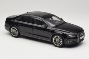 Audi A8L D3 W12 Phantom Black Kyosho 1:18 5011008125 Метал — снимка 6 от 8