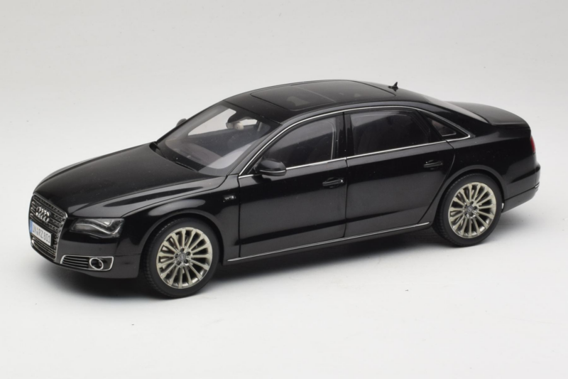 Audi A8L D3 W12 Phantom Black Kyosho 1:18 5011008125 Метал