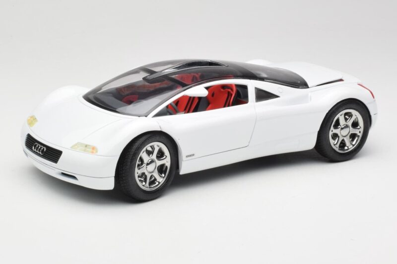 Audi Avus Quattro Alpine White Revell 1:18 08913 Метал