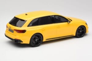 Audi RS4 B9 Avant 25-годишнина Vegas Жълт GT Spirit 1:18 GT935 Смола — снимка 2 от 6