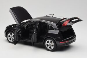 Audi Q5 8R Lava Grey Kyosho 1:18 09242LG Метал — снимка 5 от 8