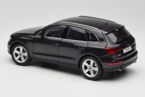Audi Q5 8R Lava Grey Kyosho 1:18 09242LG Метал — снимка 7 от 8