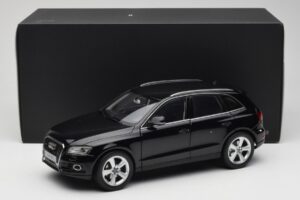 Audi Q5 8R Phantom Black Kyosho 1:18 09242BK Метал — снимка 8 от 8