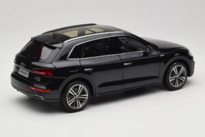 Audi Q5L FY Черен Paudi Model 1:18 26732 Метал — снимка 3 от 8