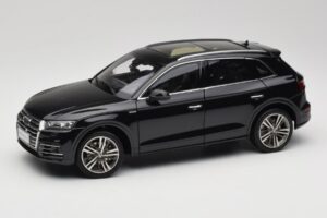 Audi Q5L FY Черен Paudi Model 1:18 26732 Метал