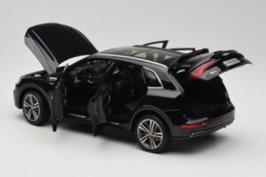 Audi Q5L FY Черен Paudi Model 1:18 26732 Метал — снимка 5 от 8