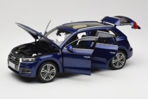 Audi Q5L FY Син Paudi Model 1:18 33729 Метал — снимка 2 от 8