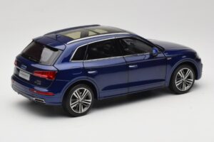 Audi Q5L FY Син Paudi Model 1:18 33729 Метал — снимка 3 от 8