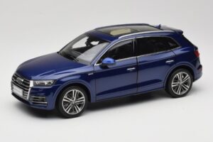 Audi Q5L FY Син Paudi Model 1:18 33729 Метал