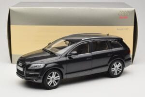 Audi Q7 4L Lava Grey Minichamps 1:18 5010507625 Метал — снимка 8 от 8
