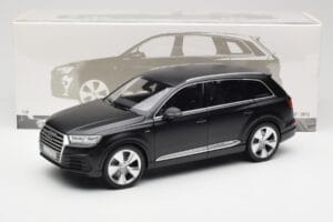 Audi Q7 4M Мат Черен Minichamps 1:18 110014001 Метал — снимка 8 от 8