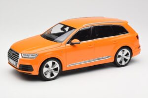 Audi Q7 4M Оранжев Metallic Minichamps 1:18 110014004 Метал
