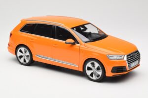Audi Q7 4M Оранжев Metallic Minichamps 1:18 110014004 Метал — снимка 6 от 8