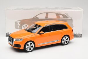 Audi Q7 4M Оранжев Metallic Minichamps 1:18 110014004 Метал — снимка 8 от 8