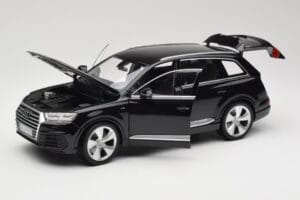 Audi Q7 4M Orca Black Minichamps 1:18 5011407625 Метал — снимка 2 от 8