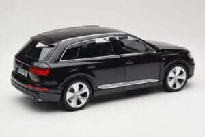 Audi Q7 4M Orca Black Minichamps 1:18 5011407625 Метал — снимка 3 от 8