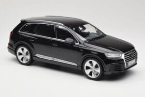 Audi Q7 4M Orca Black Minichamps 1:18 5011407625 Метал — снимка 6 от 8