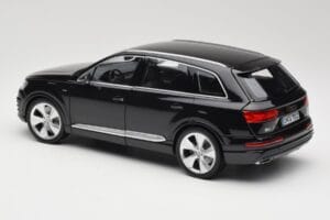 Audi Q7 4M Orca Black Minichamps 1:18 5011407625 Метал — снимка 7 от 8