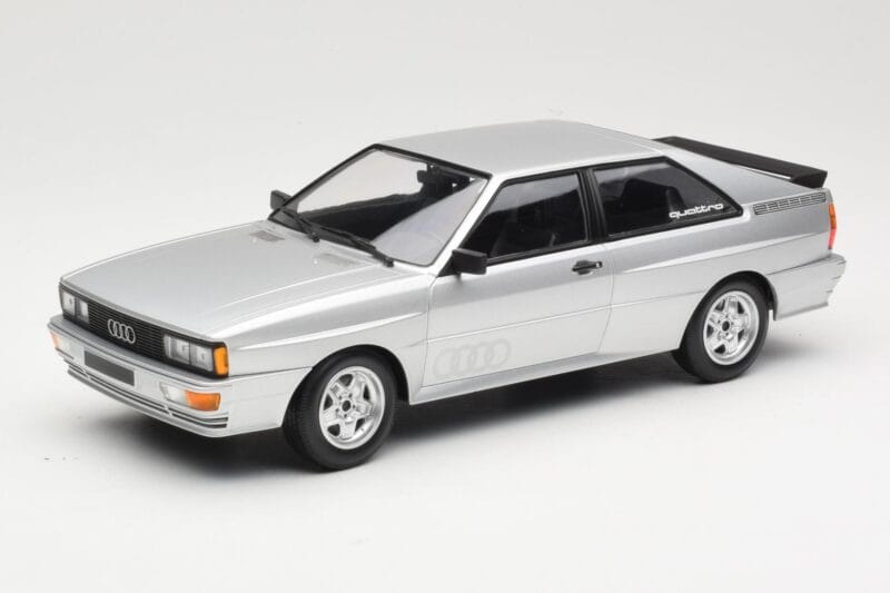 Audi Quattro B2 Сребрист Minichamps 1:18 155016122 Метал