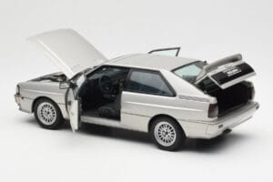 Audi Quattro LWB Сребрист AUTOart 1:18 70303 Метал — снимка 5 от 8