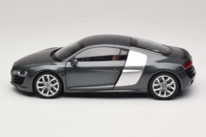 Audi R8 5.2 FSI Quattro Daytona Grey Kyosho 1:18 09216DG Метал — снимка 4 от 7