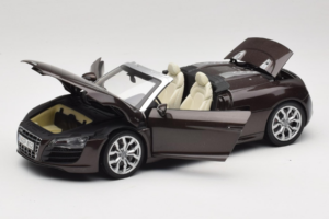 Audi R8 5.2 Spyder Teak Brown Kyosho 1:18 5010918525 Метал — снимка 2 от 8