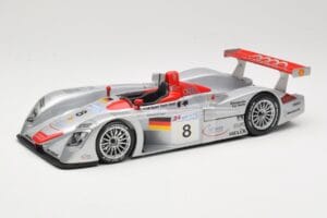 Audi R8 LMP900 #8 Audi Sport Team Joest F. Biela / E. Pirro / T. Kristensen 24 Hours of Le Mans 2000 Maisto 1:18 38899 Метал