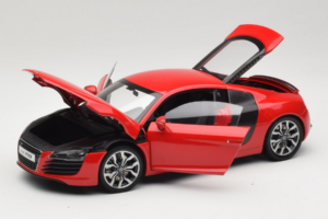 Audi R8 Червен Kyosho 1:18 09213R Метал — снимка 2 от 8