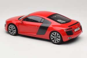 Audi R8 Червен Kyosho 1:18 09213R Метал — снимка 7 от 8
