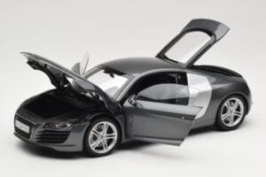 Audi R8 Type 42 4.2 Daytona Grey Kyosho 1:18 5010618425 Метал — снимка 2 от 8