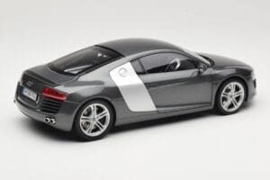 Audi R8 Type 42 4.2 Daytona Grey Kyosho 1:18 5010618425 Метал — снимка 3 от 8
