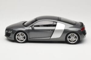 Audi R8 Type 42 4.2 Daytona Grey Kyosho 1:18 5010618425 Метал — снимка 4 от 8