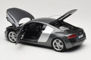 Audi R8 Type 42 4.2 Daytona Grey Kyosho 1:18 5010618425 Метал — снимка 5 от 8