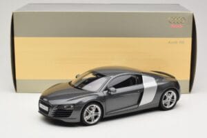 Audi R8 Type 42 4.2 Daytona Grey Kyosho 1:18 5010618425 Метал — снимка 8 от 8